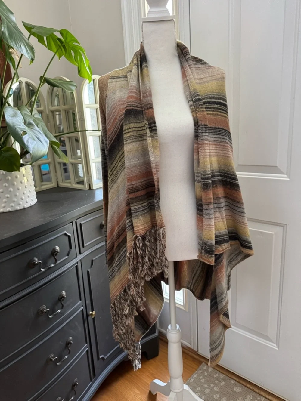 Love Stitch Neutral Striped Knit Cardigan with fringed hem Size M - Picture 3 of 8